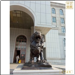 酒店门口大型铜狮子雕塑