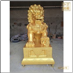 象征着权威的铜狮子雕塑